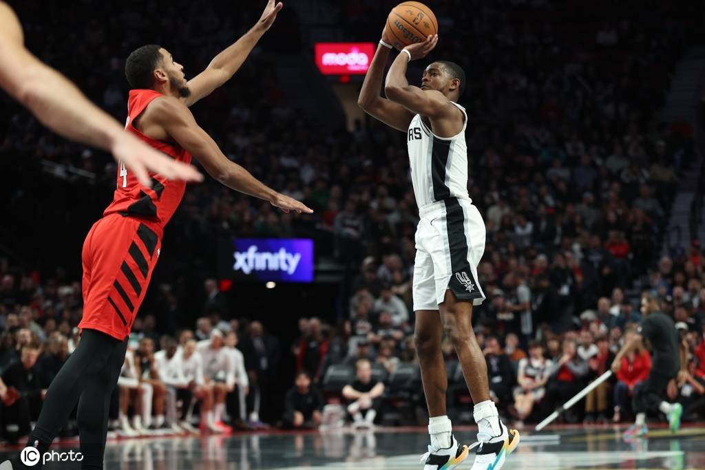 杨瀚森1分钟1板福克斯37+6+8 开拓者不敌马刺